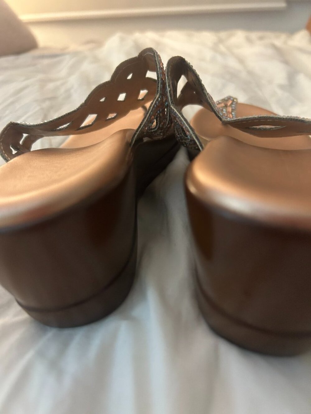 GOLD METALLIC SANDALS - Picture 6 of 6